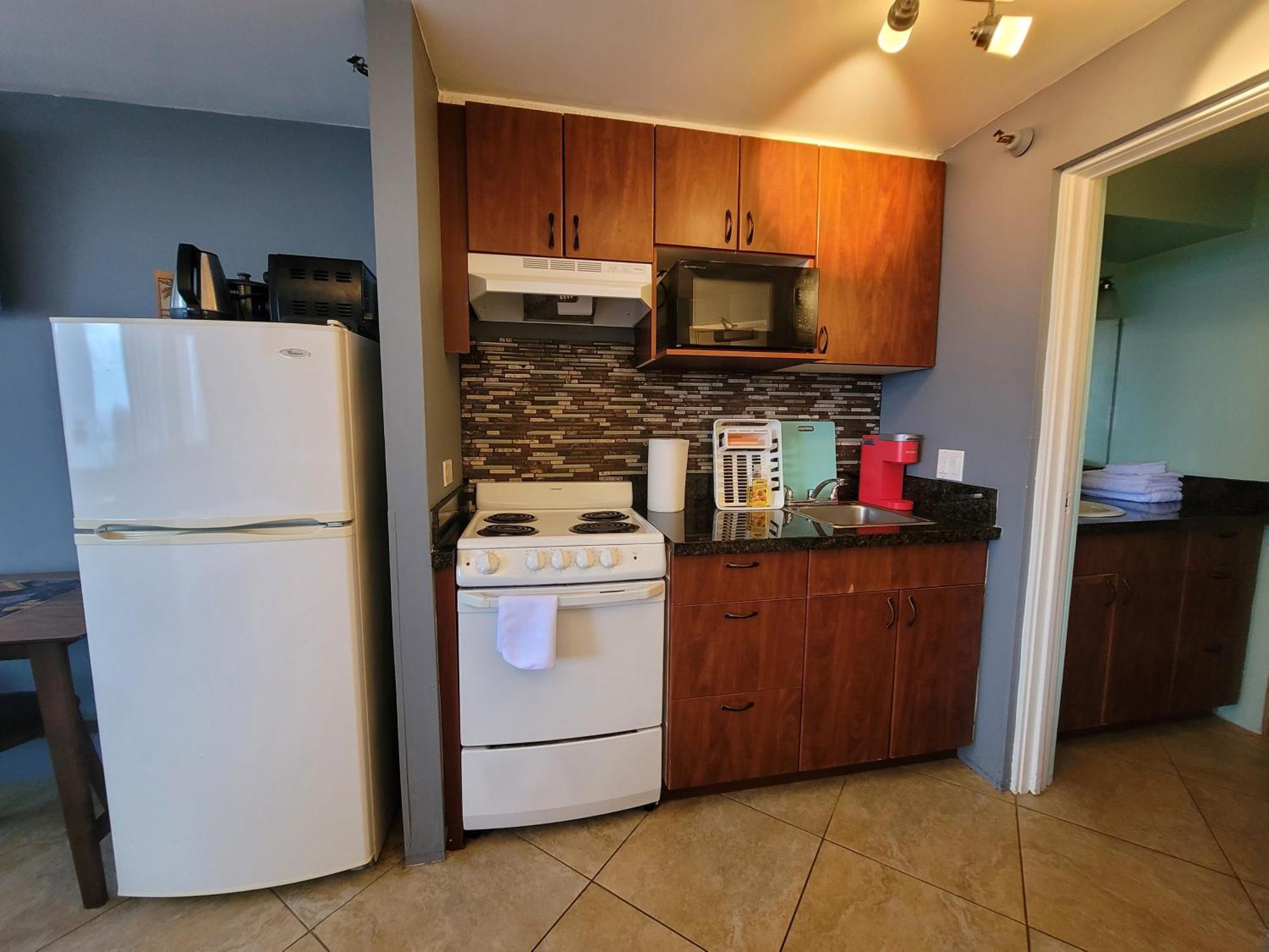 Waikiki Studio Steps To Beach-Mall Free Parking-Wifi Honolulu Bilik gambar